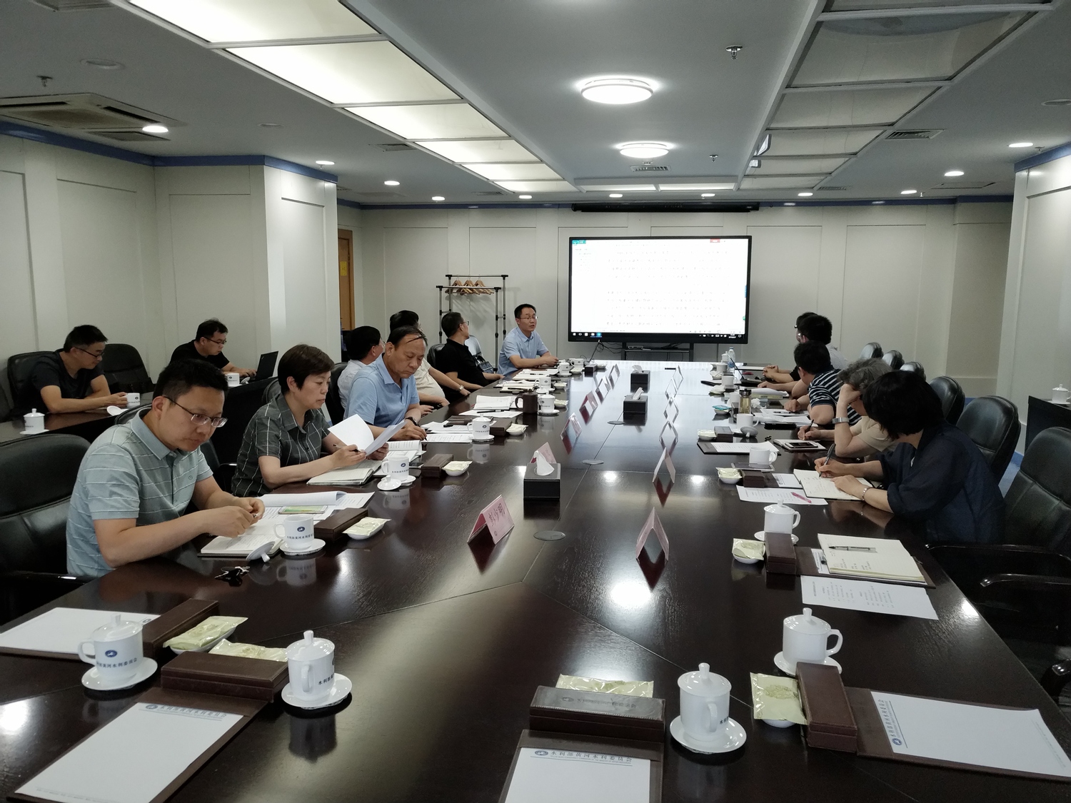 黄委座谈会20180605 (4).jpg